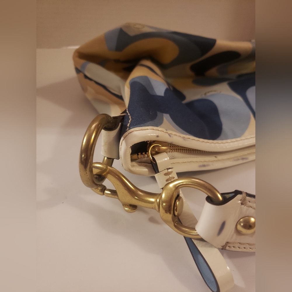 Coach Authentic Handbag - Picture 5 of 9